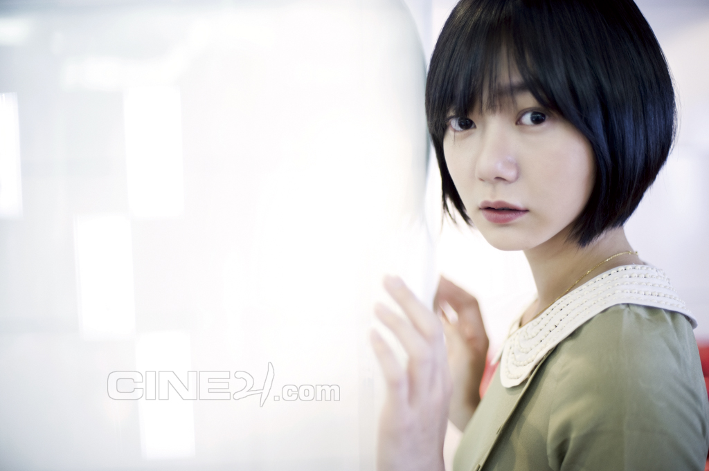 【高贤廷 裴斗娜【杂志《cine21》no.854 2012.05.15~2012.05.22