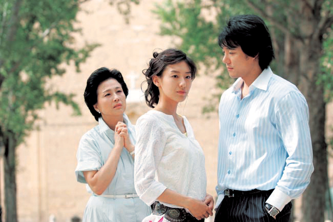 请问韩国女星尹晶喜有哪些演出作品?