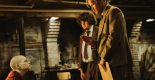 [비평] 기이함 없는 기이함, 프런트 라인 연속 기획 <부고니아> ② - 김예솔비 평론가