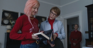 [비평] 길을 잇는 빛의 리듬, 김철홍 평론가의 <파더 마더 시스터 브라더>