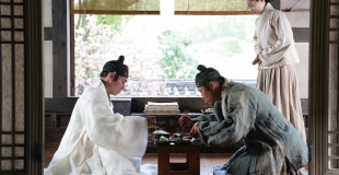[비평] 비대면의 가능성과 대면의 불가피성, 오진우 평론가의 <왕과 사는 남자> <군체> <와일드 씽>