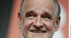 [OBITUARY] 소멸을 창조하던 작가의 영면을 바라며, 벨러 터르(1955~2026)