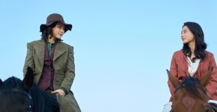 [이자연의 해상도를 높이면] 카메라 앞에 헐벗은 저 여자는 내 편일까?