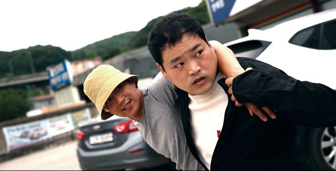 [리뷰] ‘간신의 피’, 허름한 용궁을 찾아 화려하게 잠수