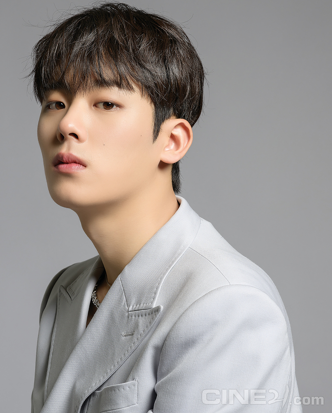 [LIST] 이정하가 말하는 요즘 빠져 있는 것들의 목록